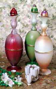 Для красивой окраски стеклянных и керамических предметов применяются соединения теллура
